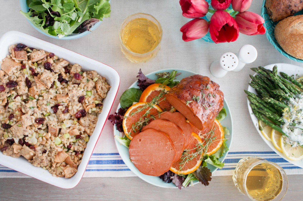 Tofurky Unveils BrandNew Vegan Ham Just in Time for Easter The Green
